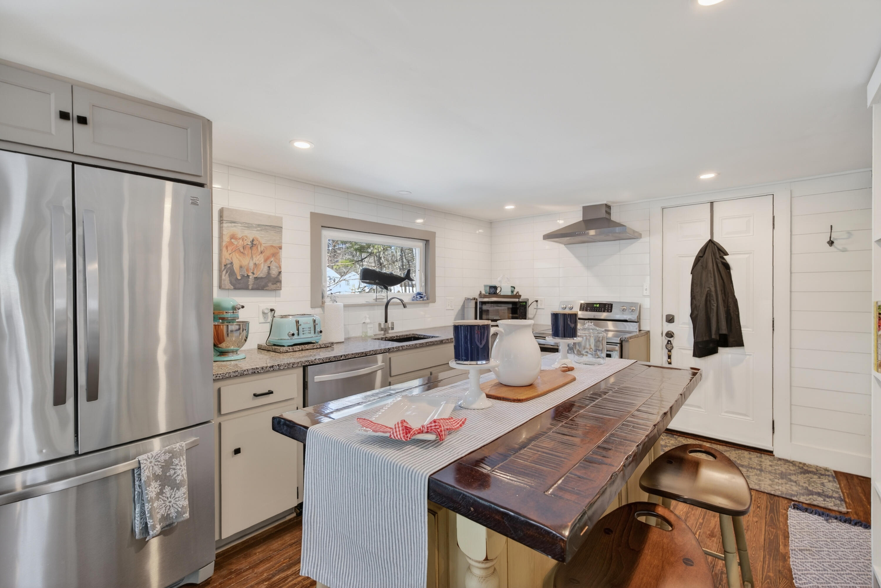 235 Swan Lake Avenue Property Photo 10
