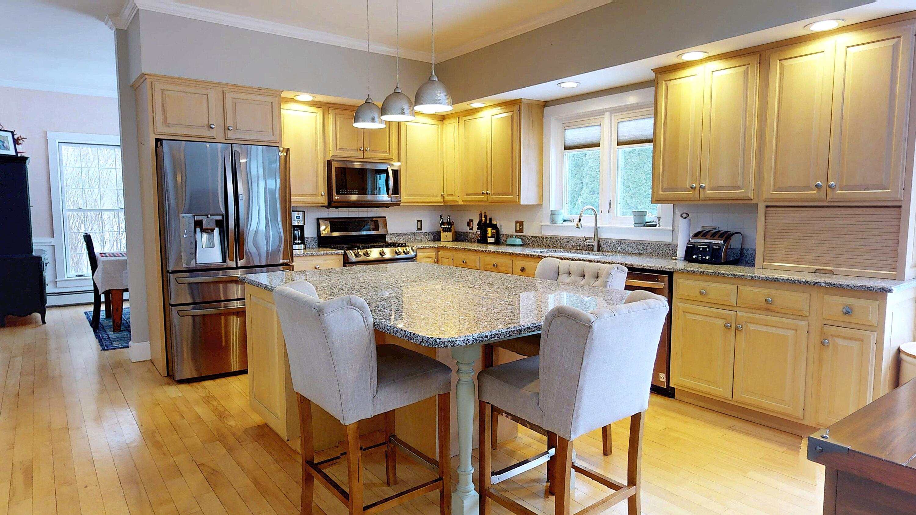 25 Deer Hill Lane Property Photo 5