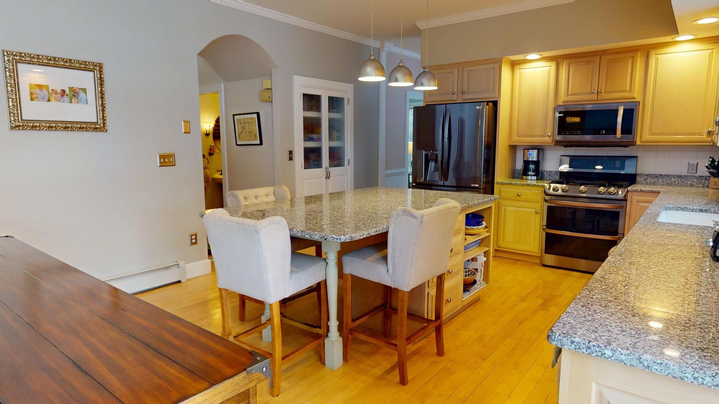25 Deer Hill Lane Property Photo 6