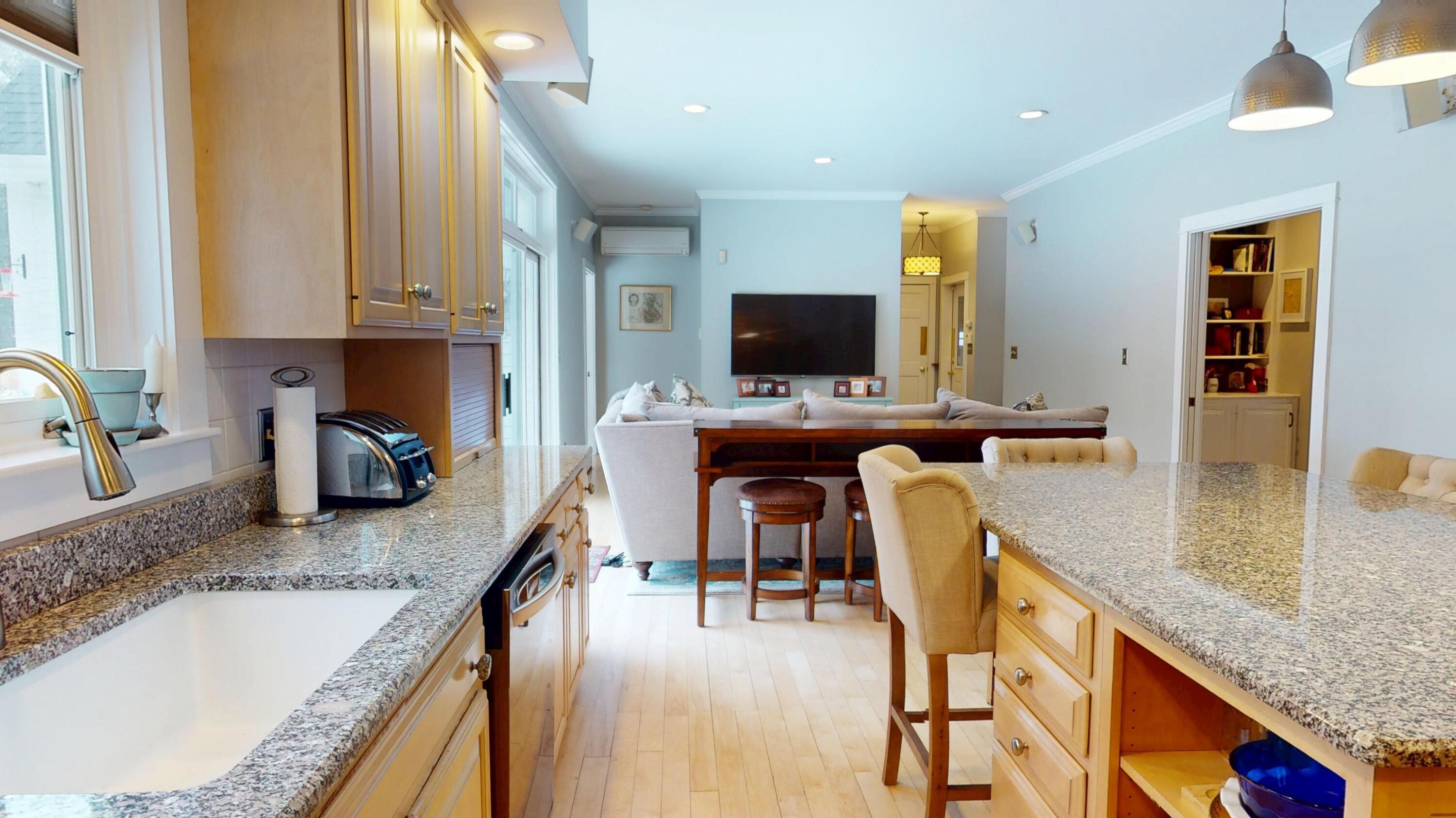25 Deer Hill Lane Property Photo 8