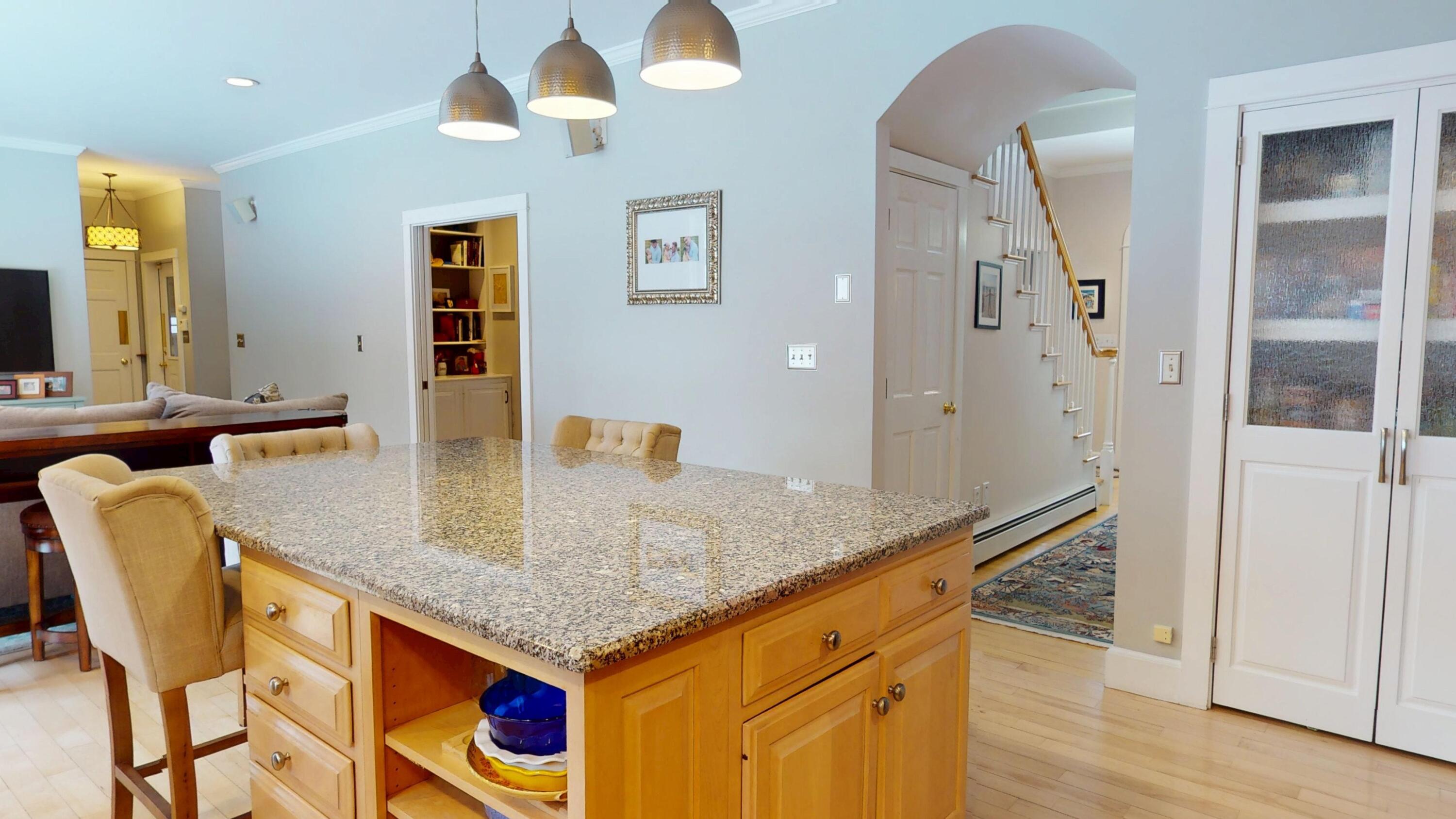 25 Deer Hill Lane Property Photo 9