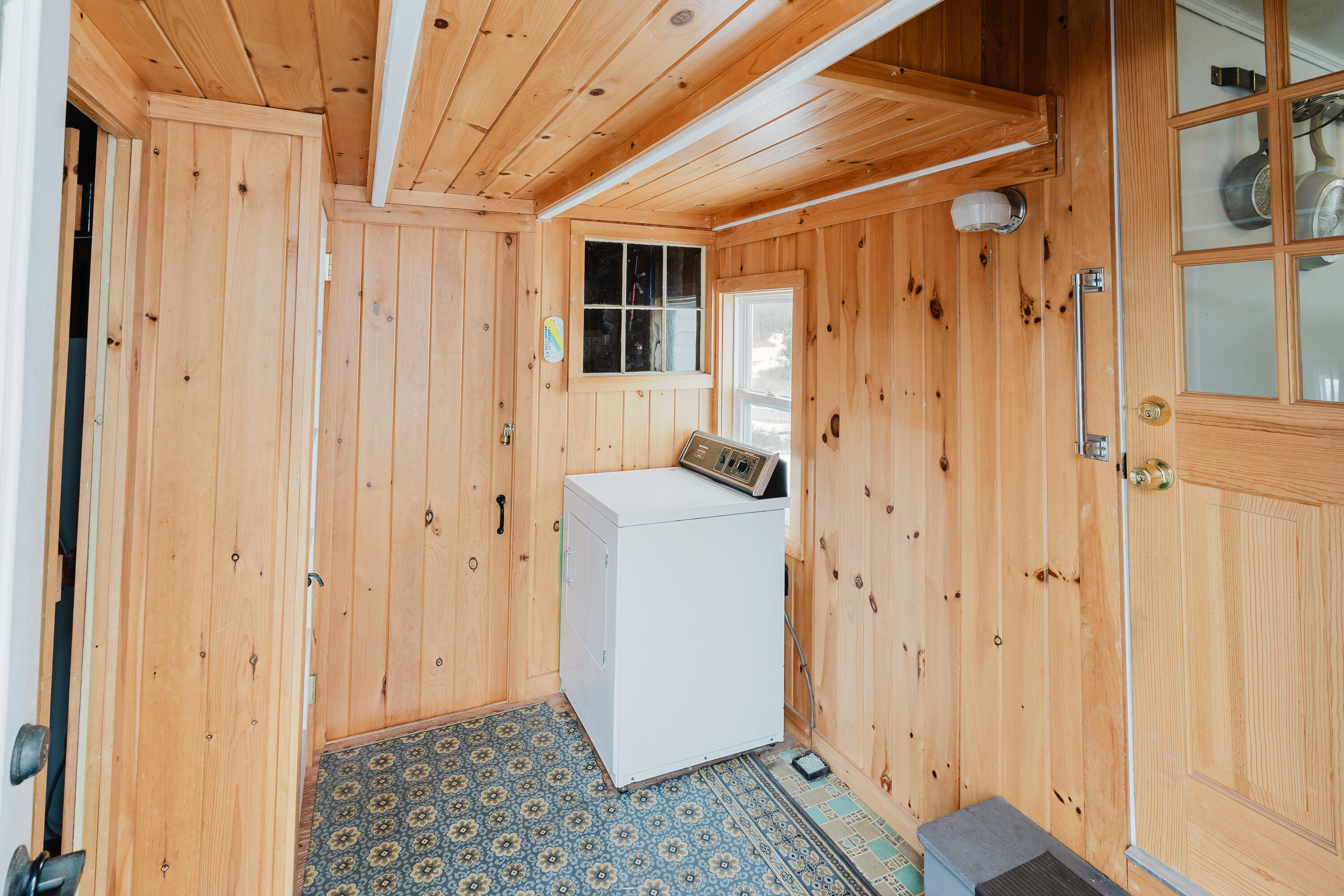 1357 Indian River Road Property Photo 4