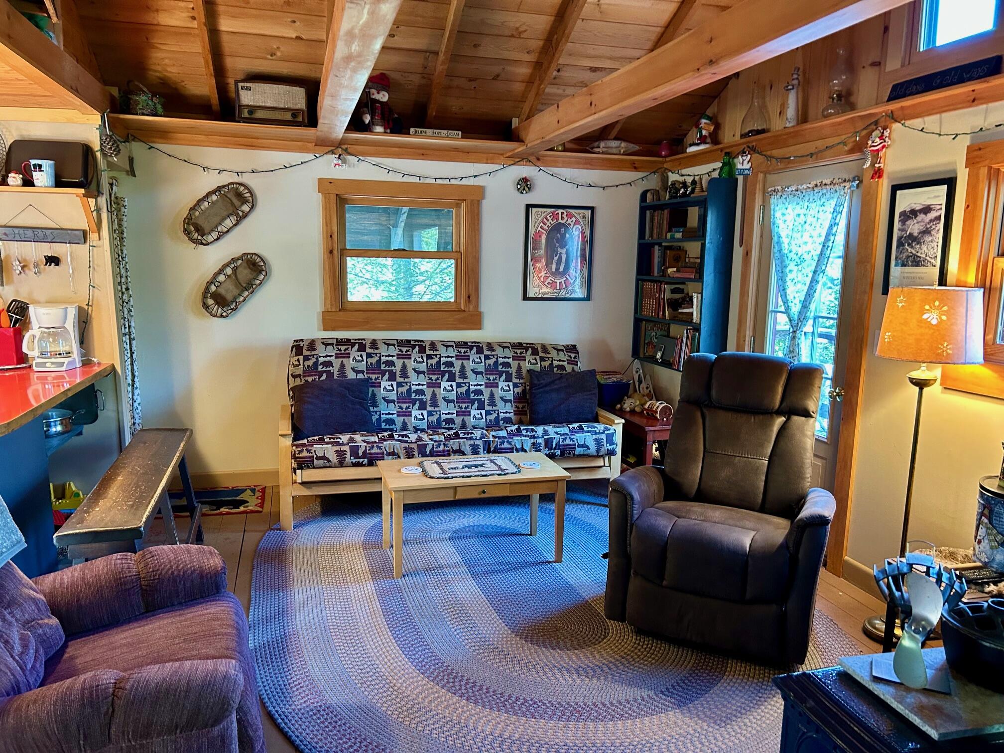 1050 Spring Farm Road Property Photo 2