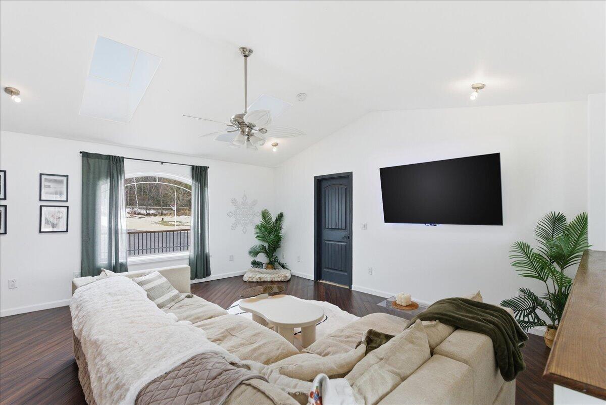 562 Lower Street Property Photo 27