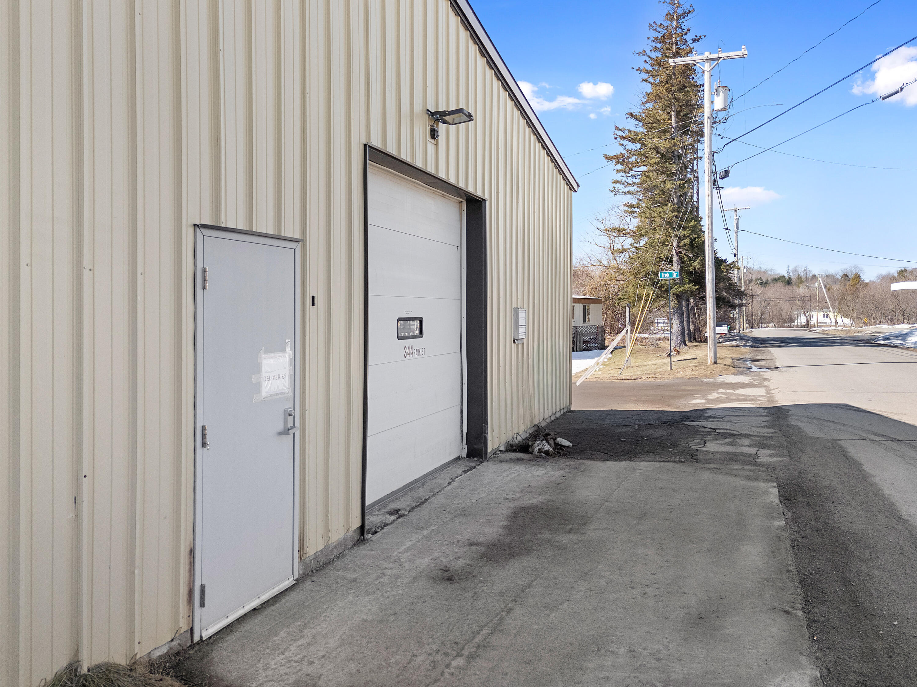 344 Park Street Property Photo 4