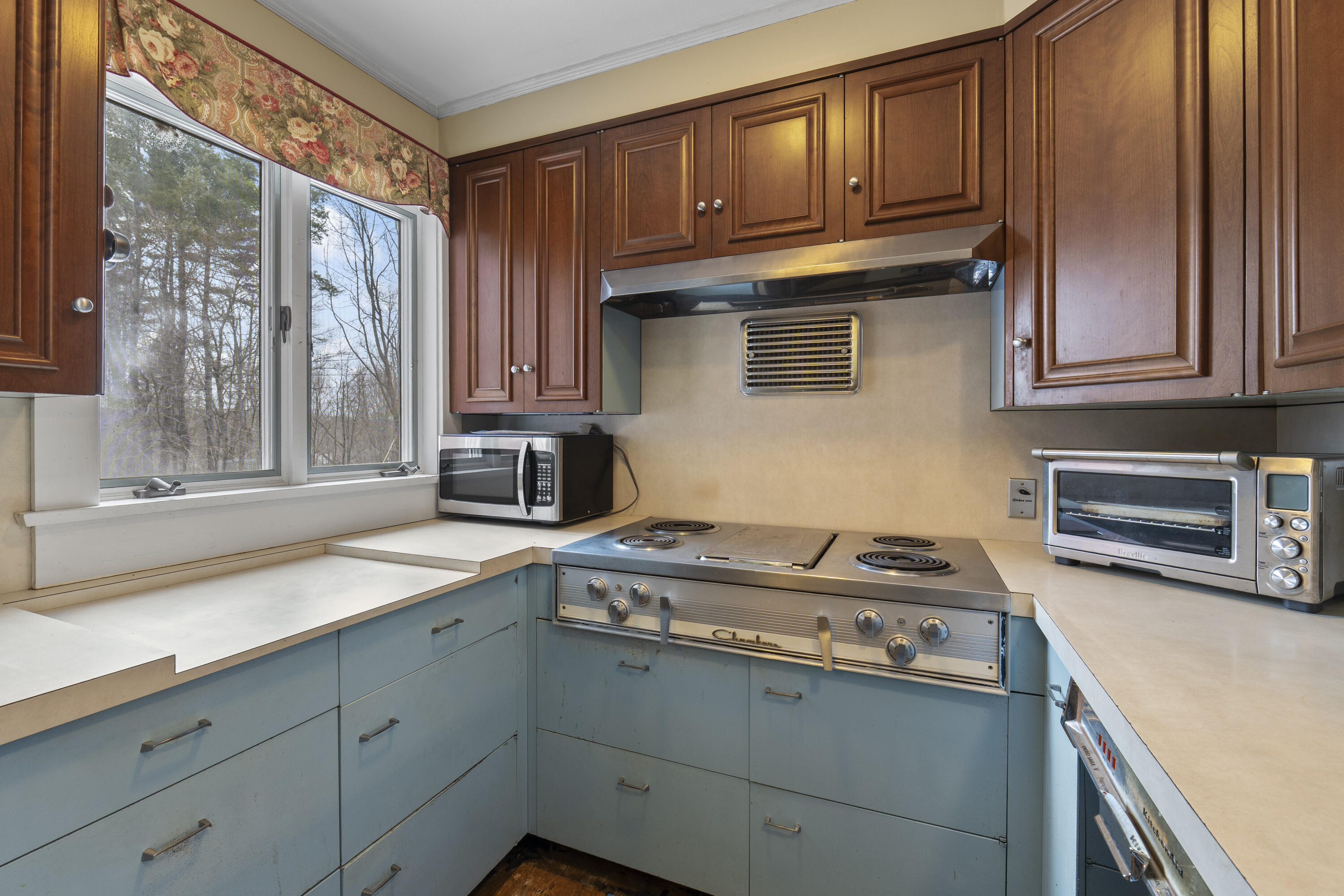 42 Fernald Street Property Photo 33
