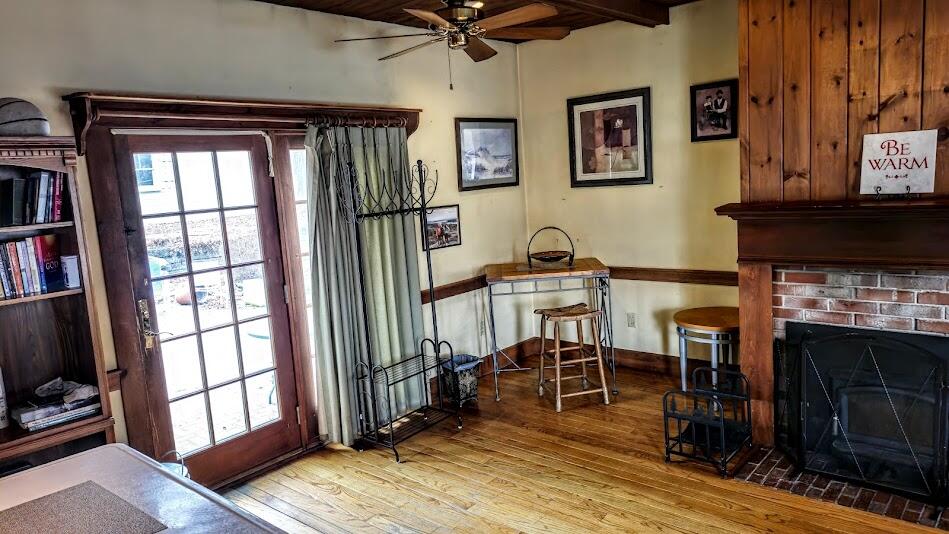 12 Schoolhouse Lane Property Photo 5