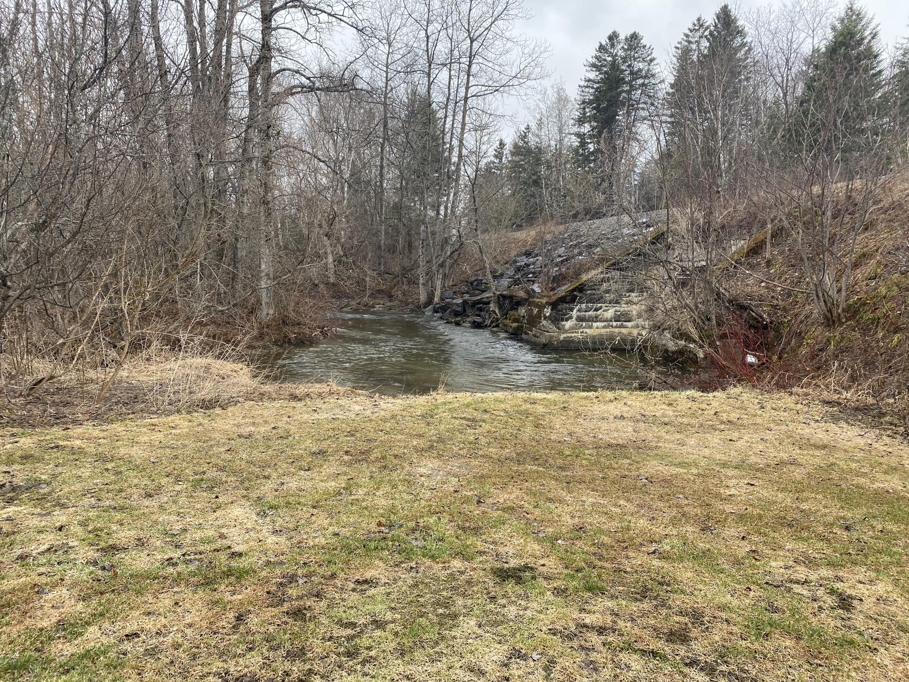 913 Skedgell Road Property Photo 3