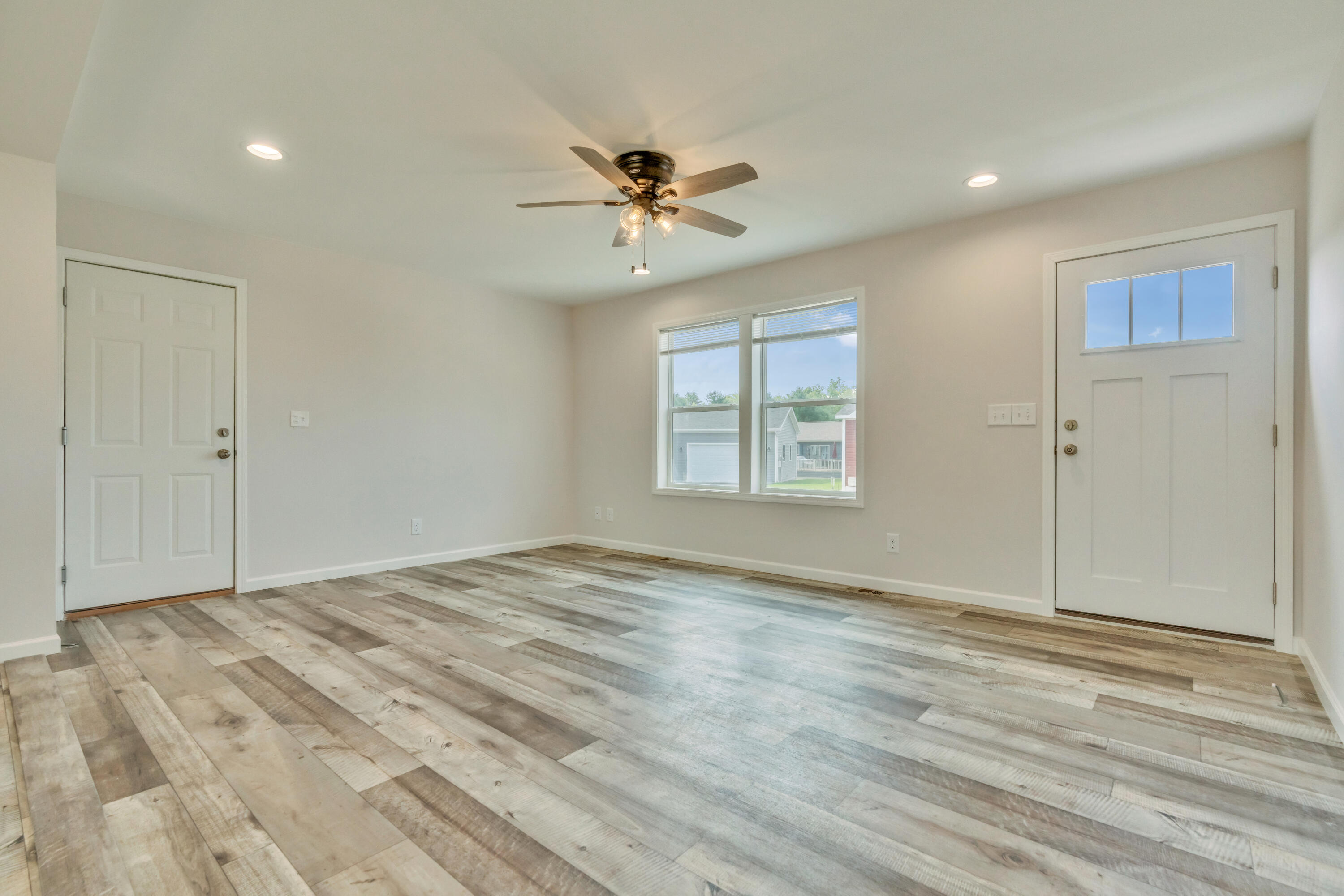 8 Colony Way Property Photo 3