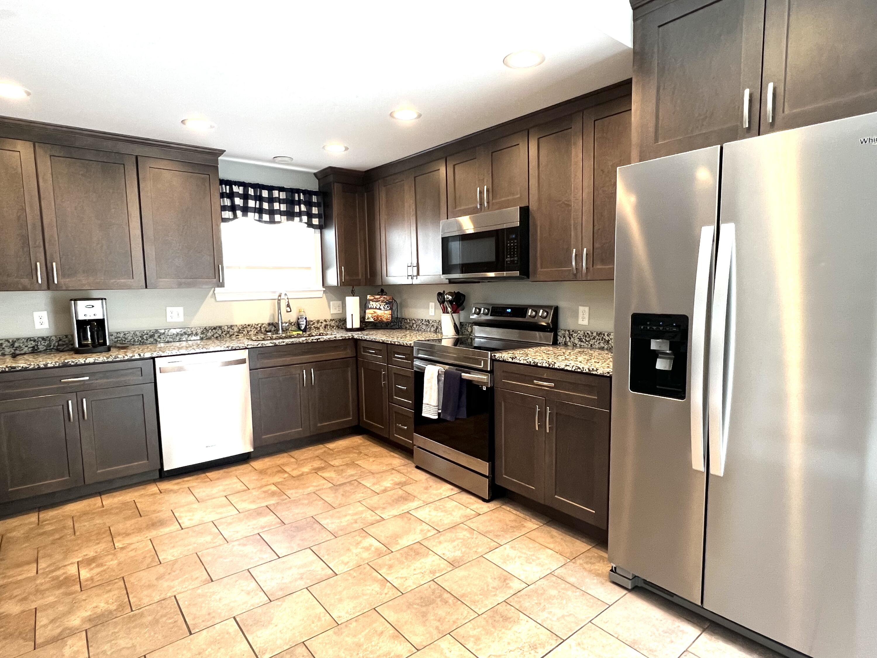 148 College Avenue Property Photo 28