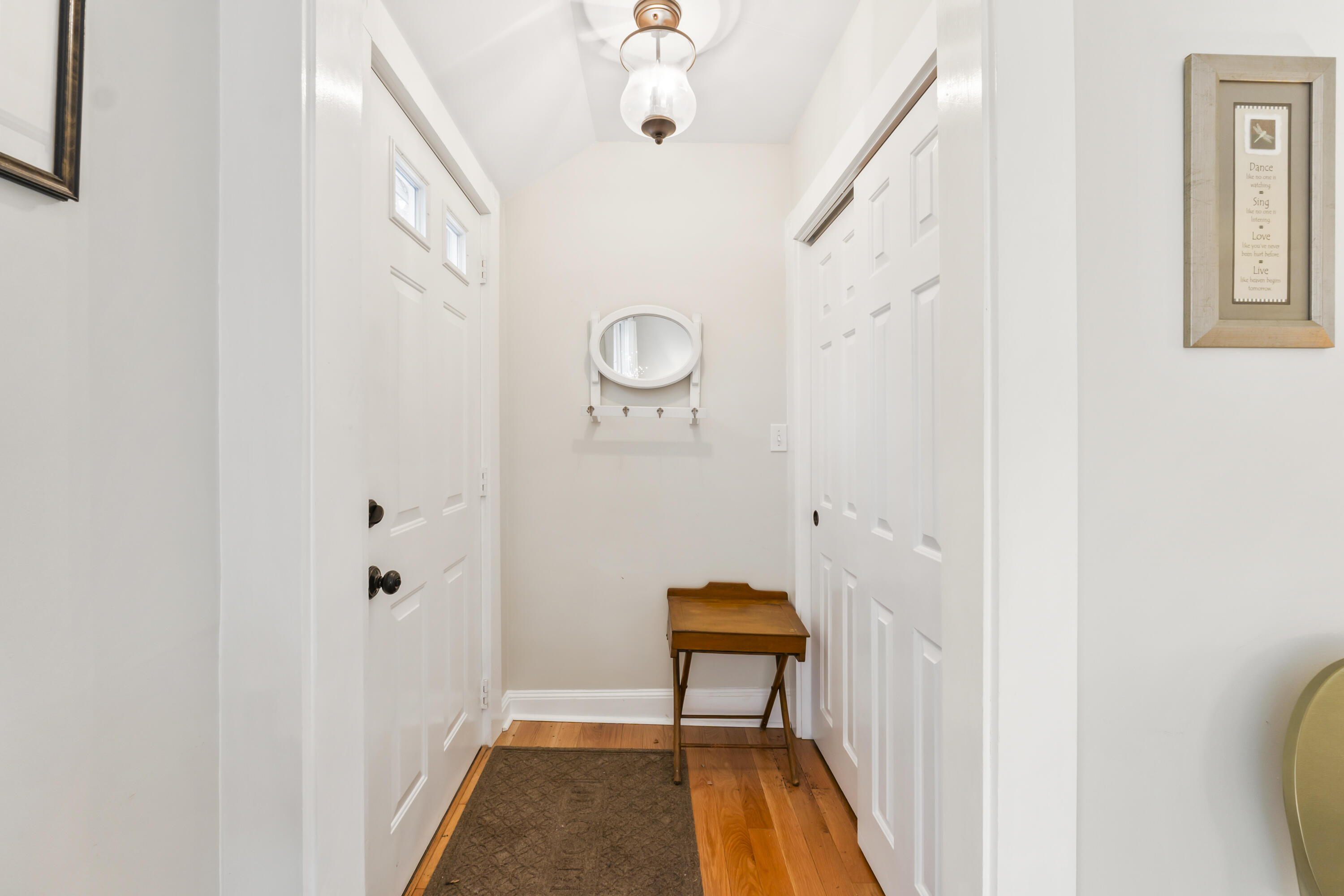 589 York Street 6 Property Photo 4