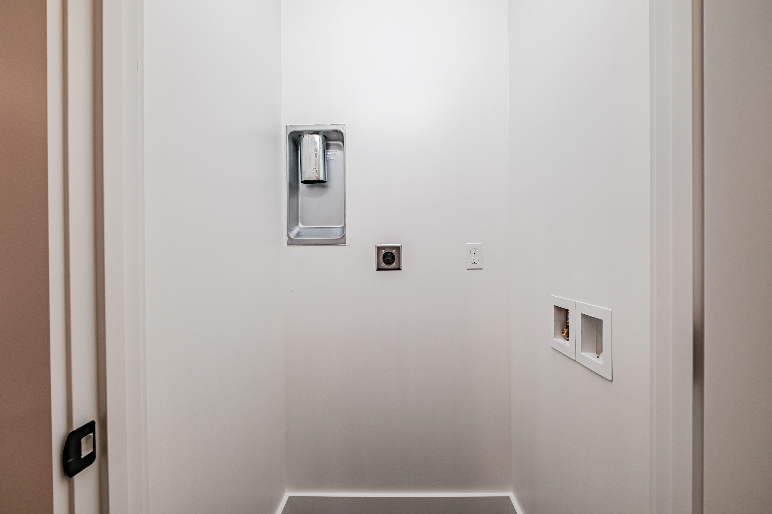 19 Efficiency Way Property Photo 37