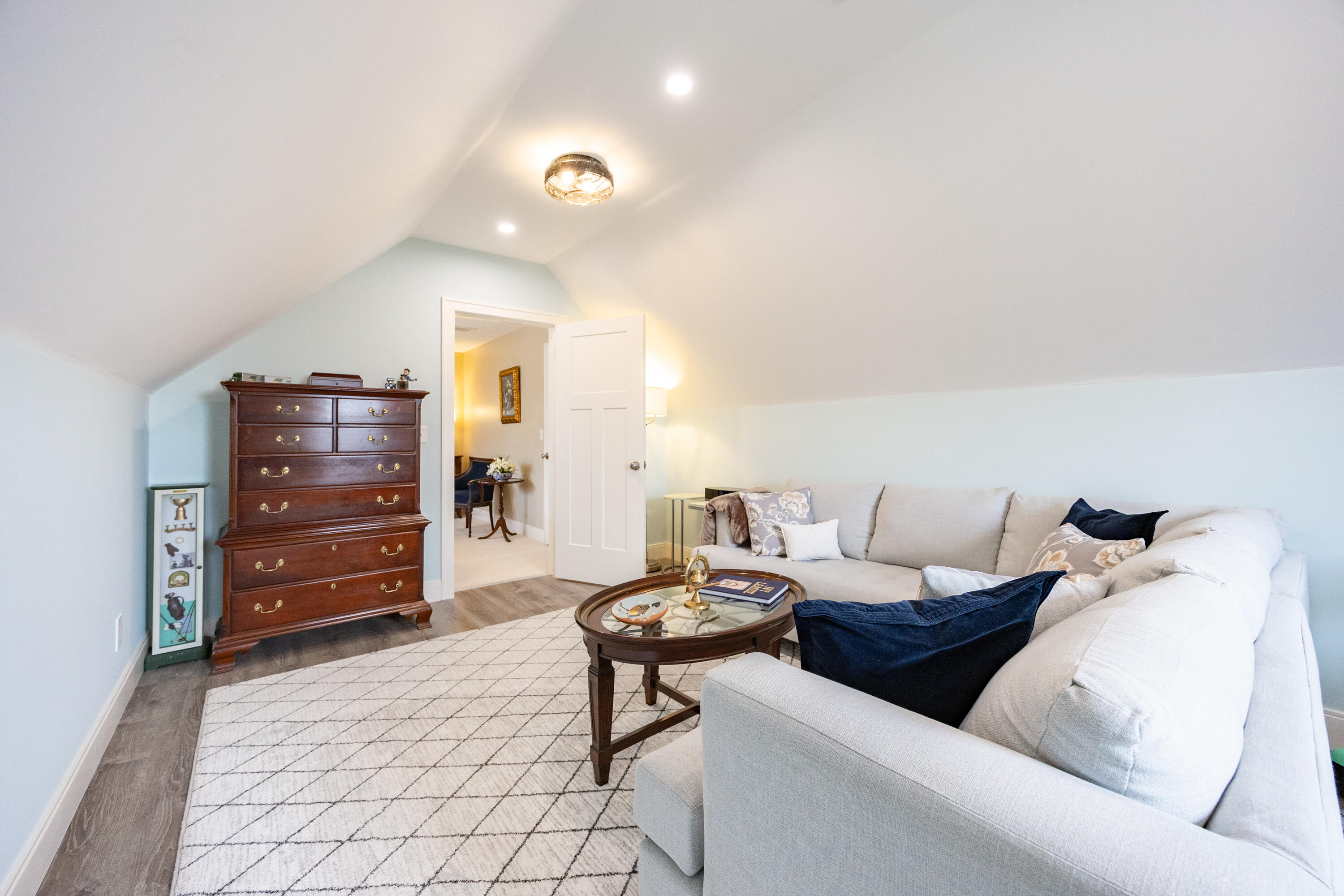 8 Grover Avenue Property Photo 27