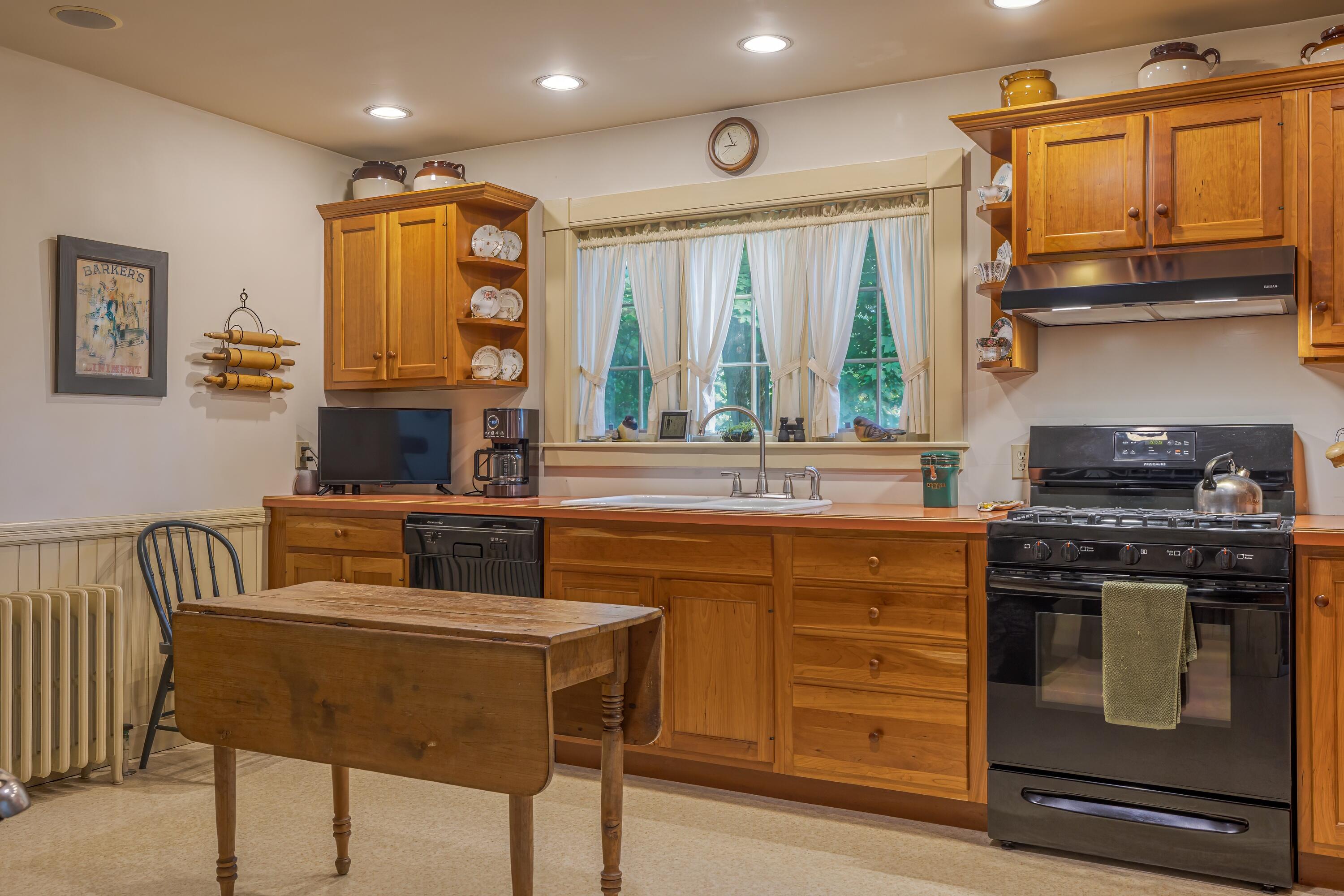 200 Surry Road Property Photo 18