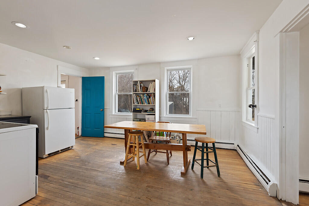 903 Western Avenue Property Photo 7