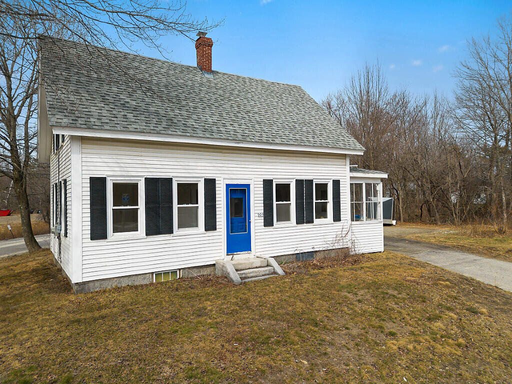 903 Western Avenue Property Photo 2