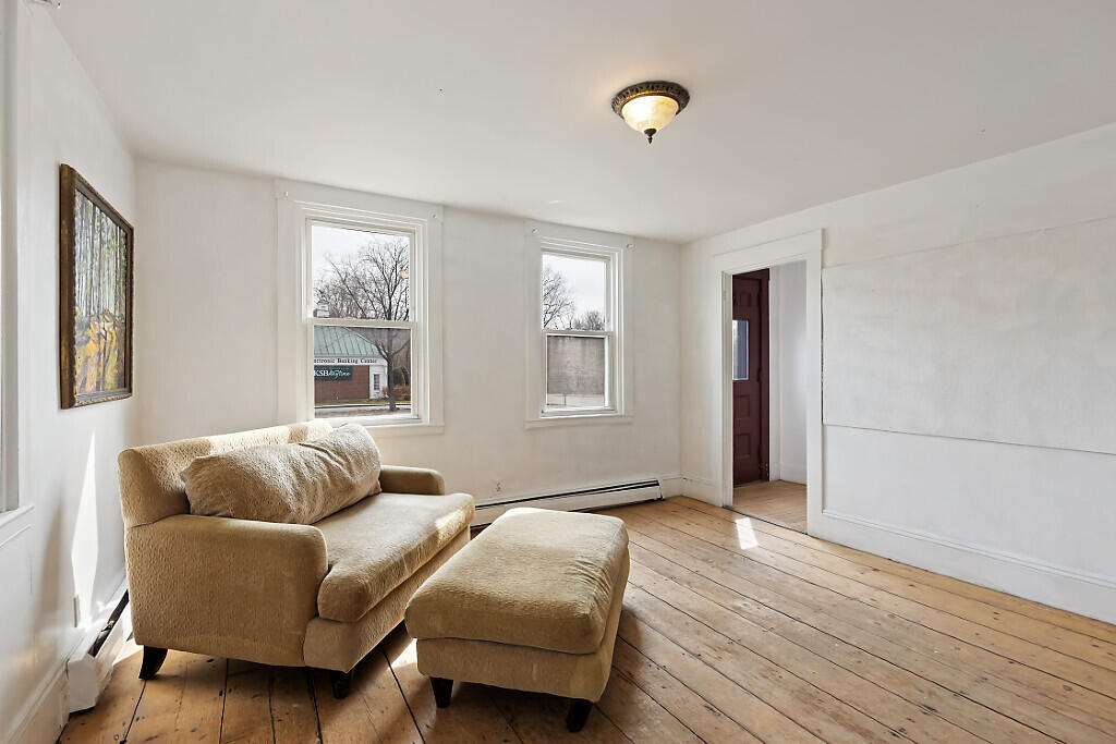 903 Western Avenue Property Photo 11