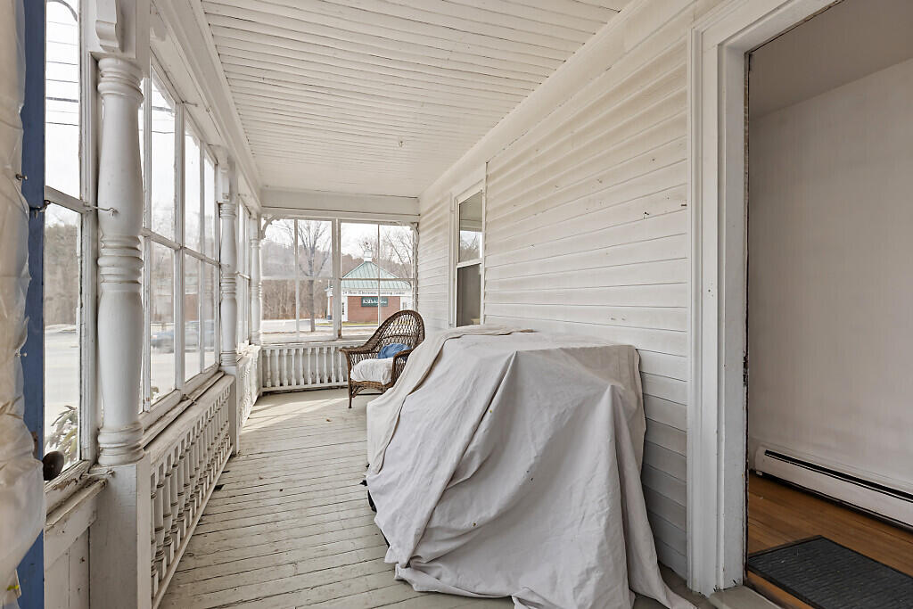 903 Western Avenue Property Photo 23