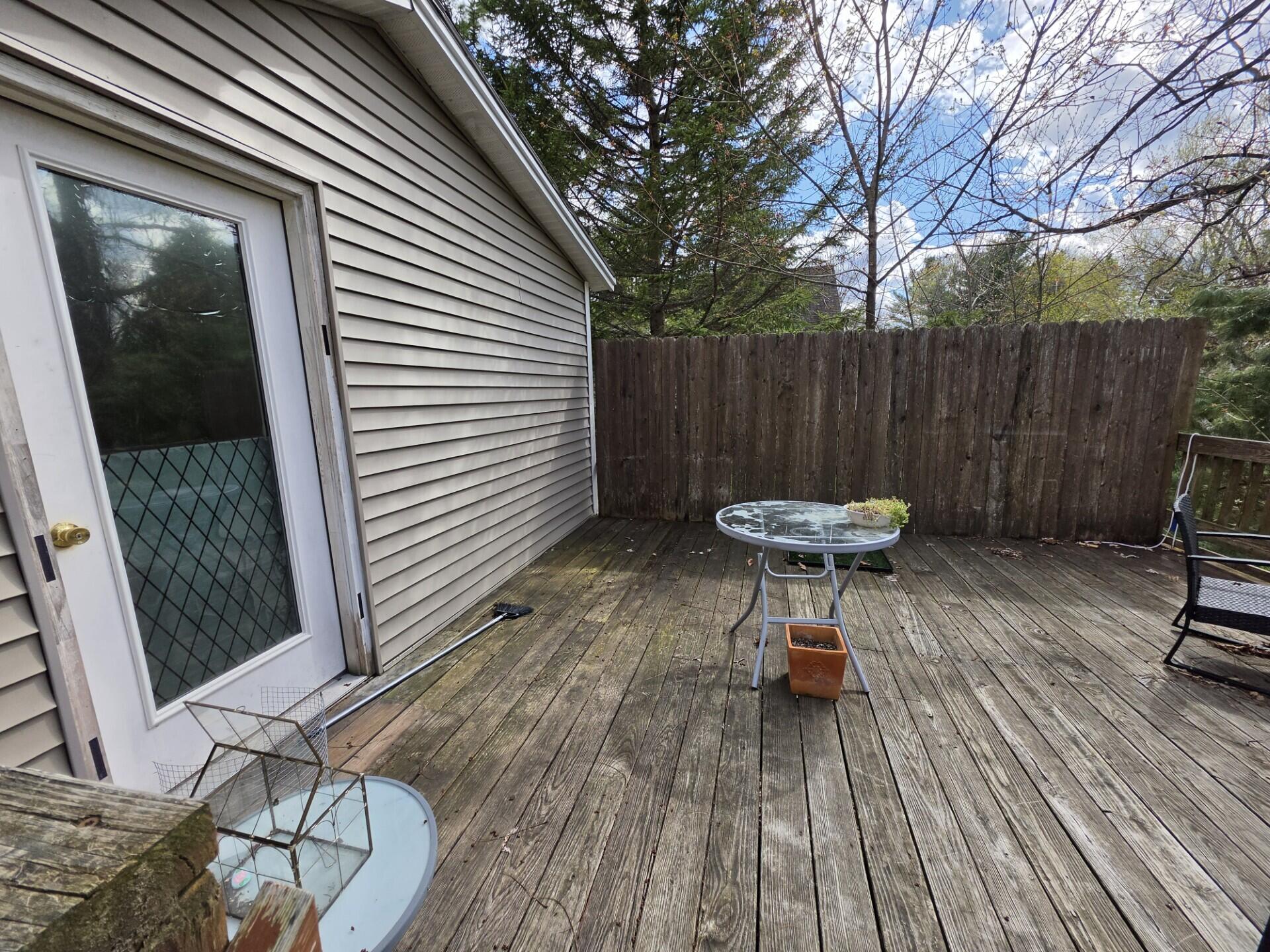 325 River Road Property Photo 2