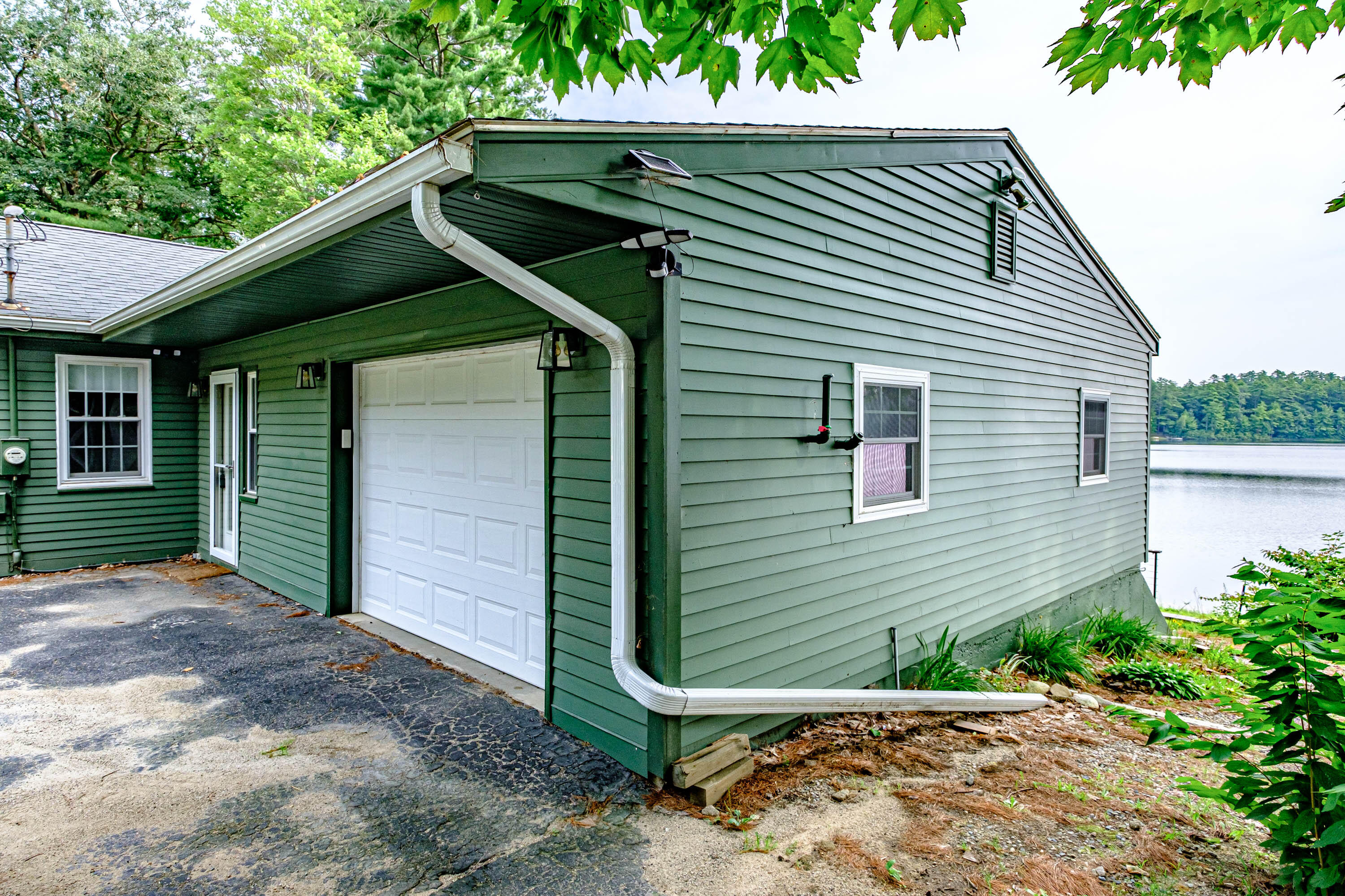95 Loop Road Property Photo 2