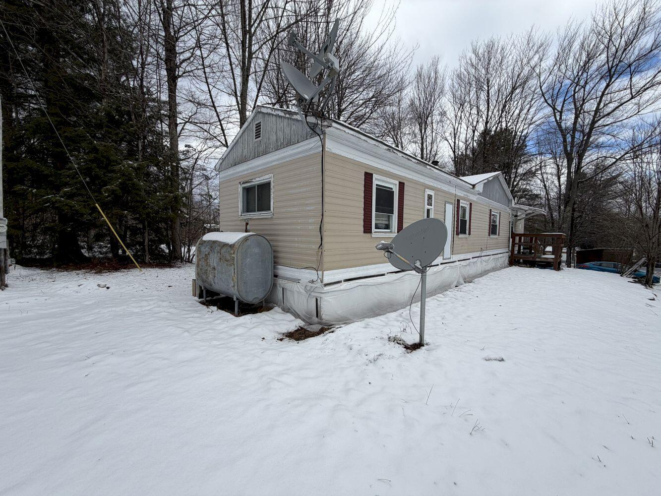 76 U.s. 2 West Route Property Photo 8