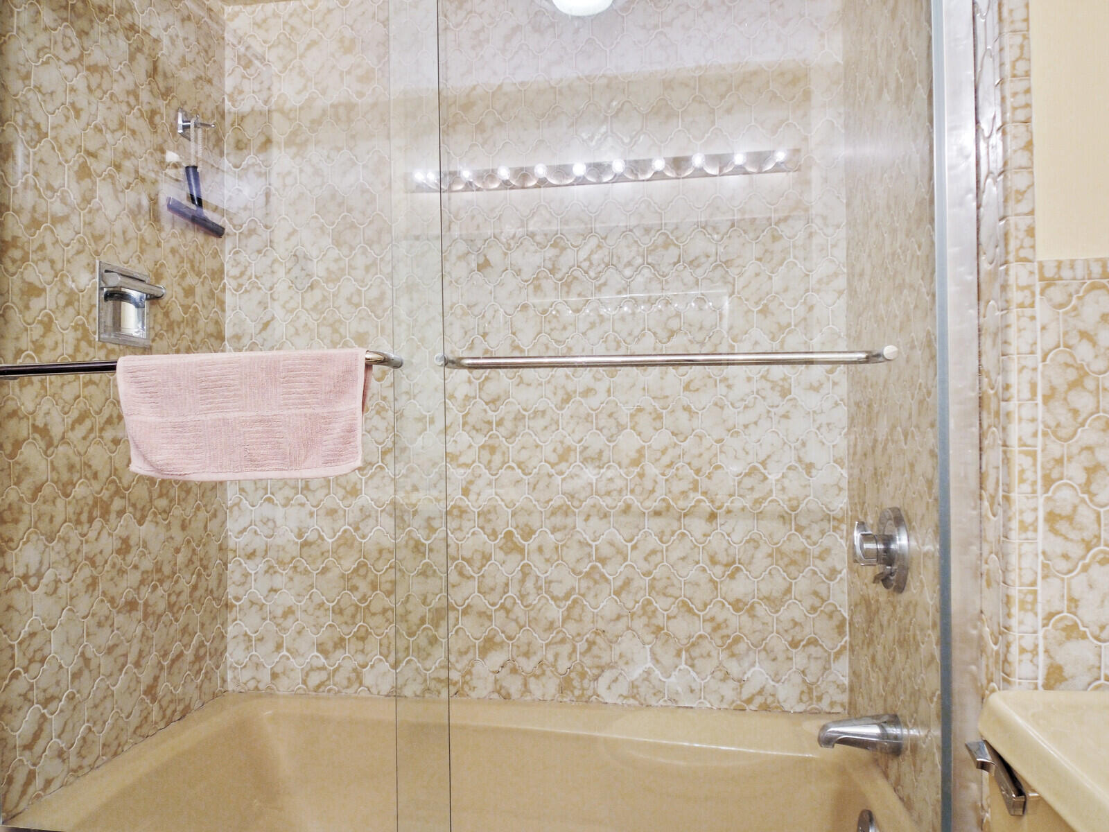 60 Abena Shore Property Photo 63