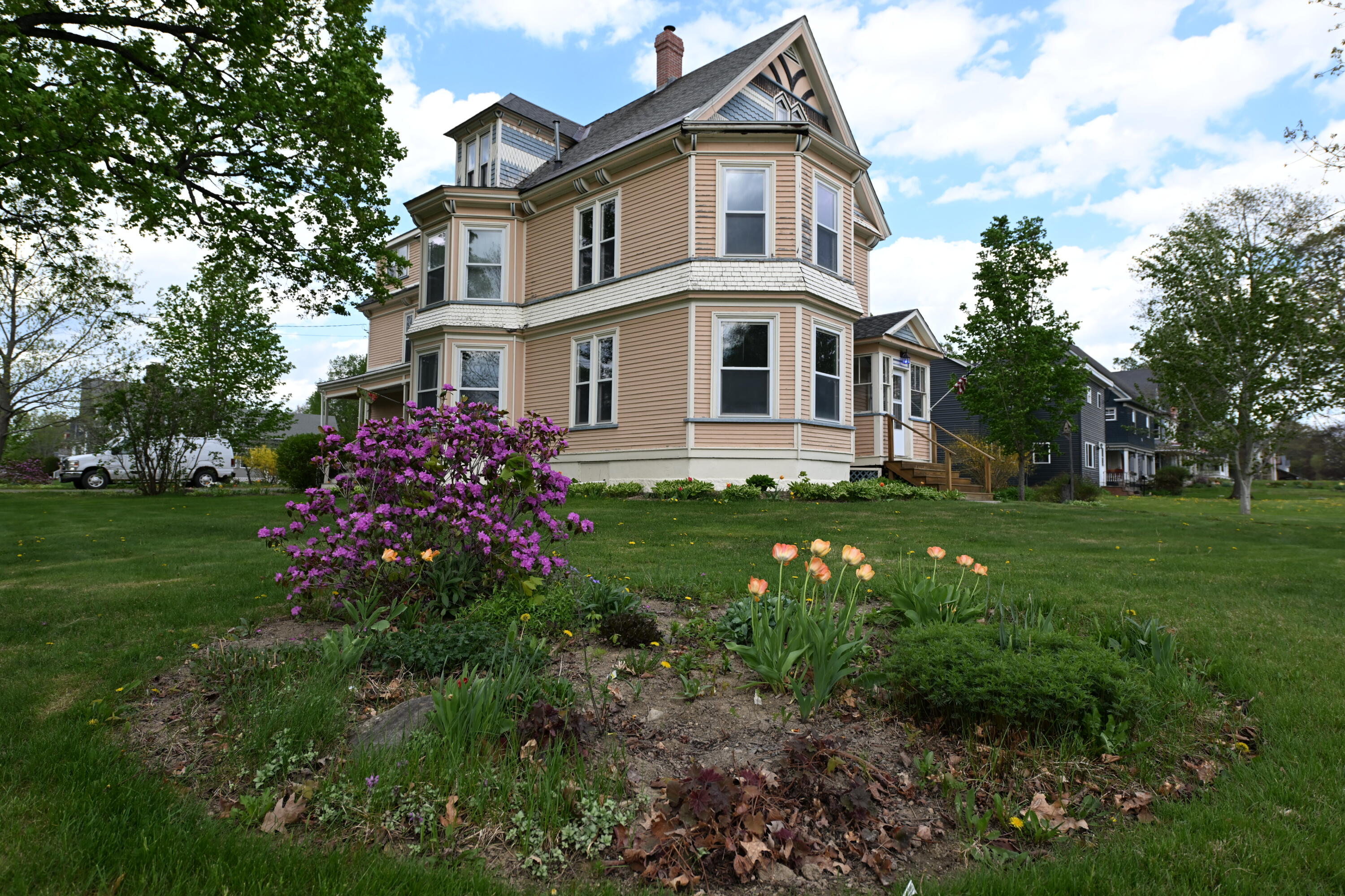 34 Pleasant Street Property Photo 1