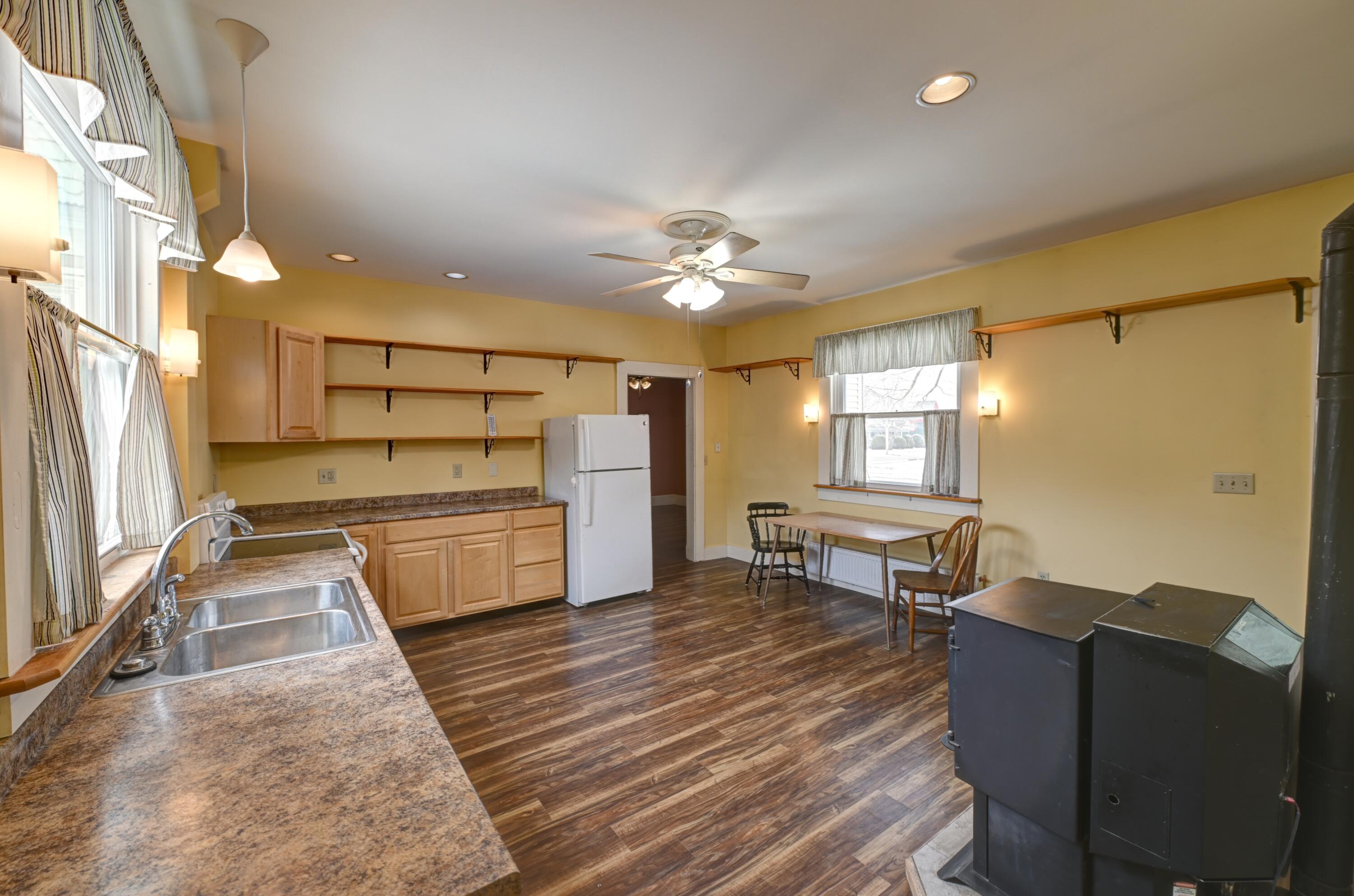 34 Pleasant Street Property Photo 6