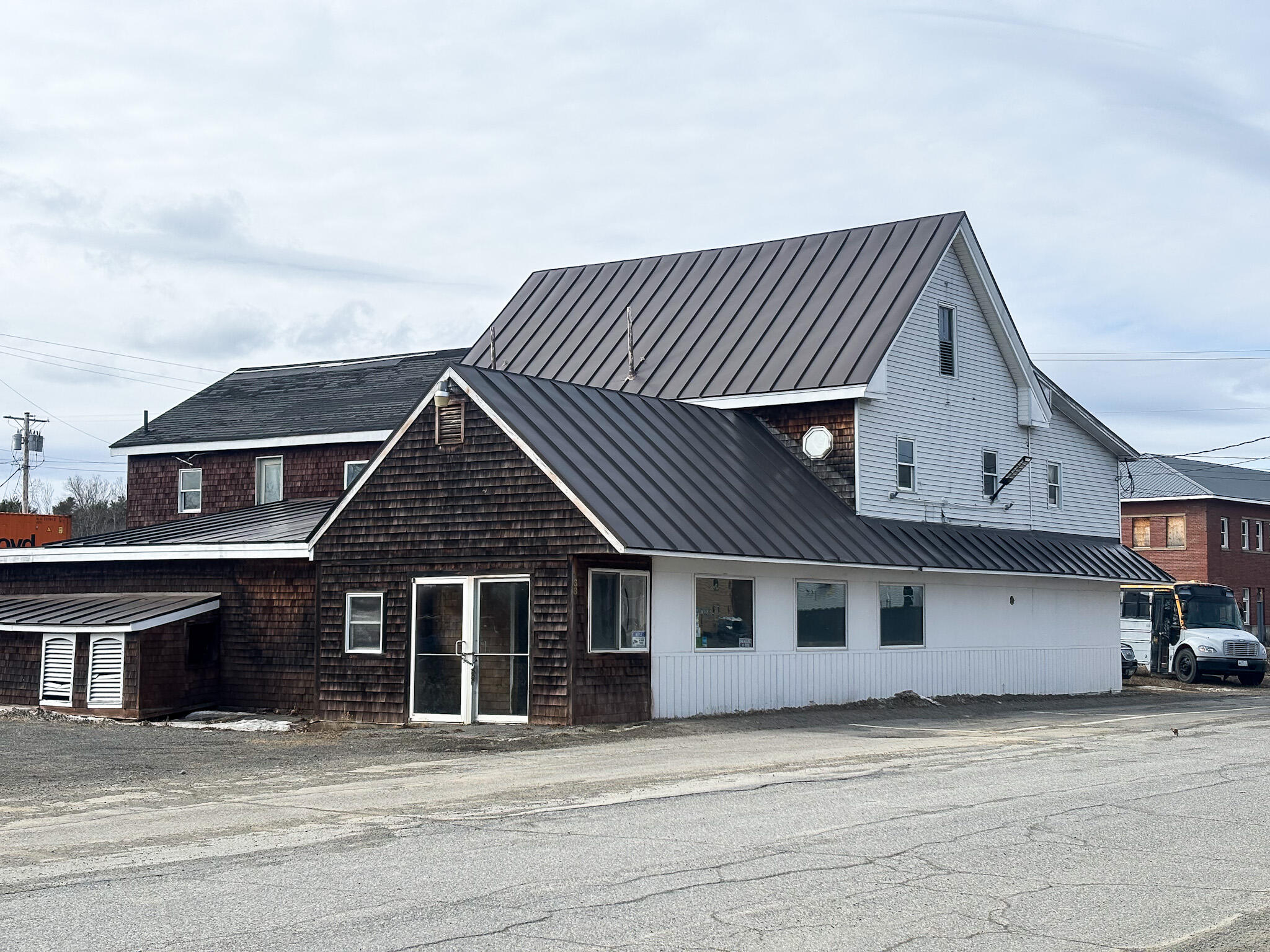 68 Railroad Avenue Property Photo 1
