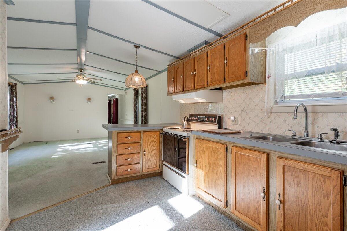 46 Cedar Drive Property Photo 8