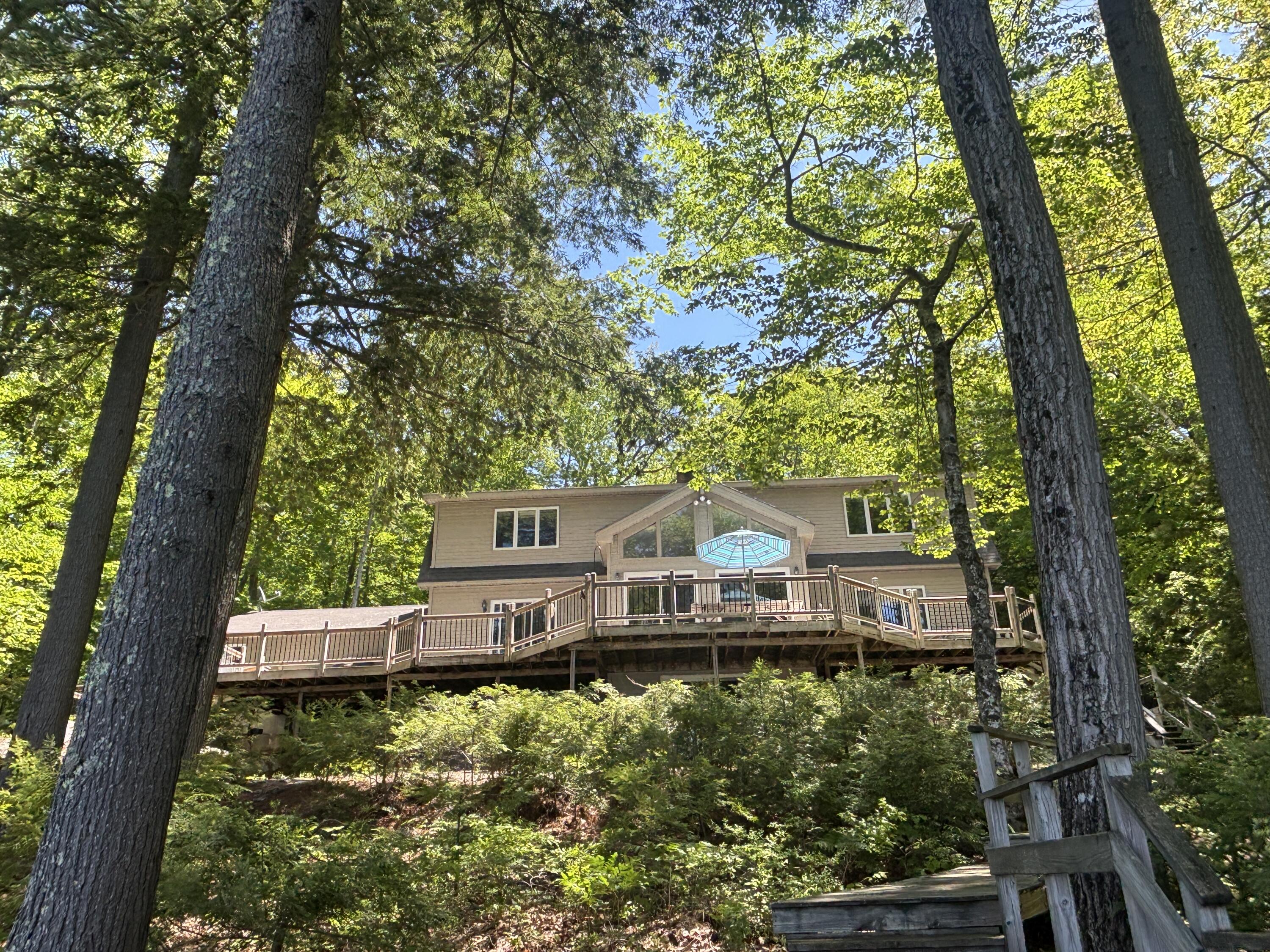 45 E Shore Drive Property Photo 3