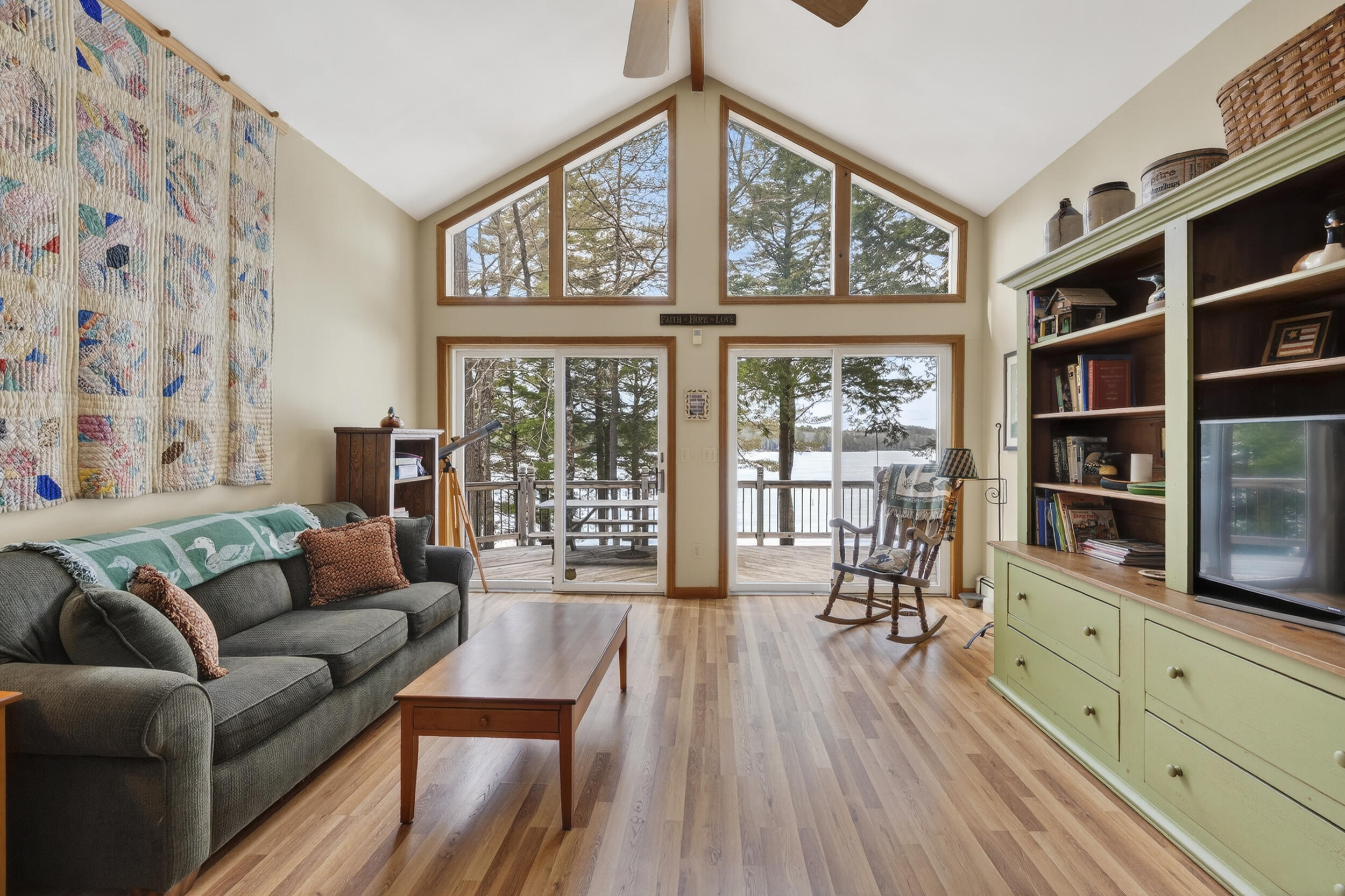 45 E Shore Drive Property Photo 11