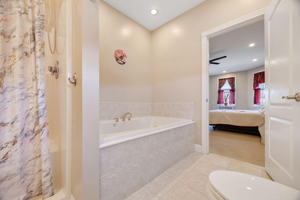 16 Ocean Greens Drive Property Photo 18