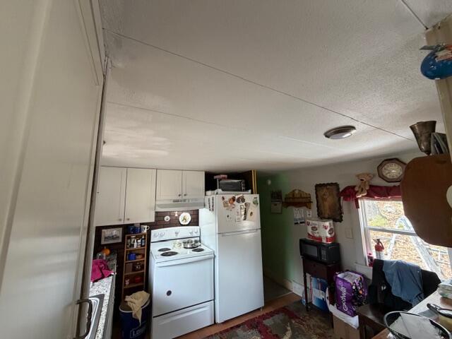 94 Shady Lane 4 Property Photo 6