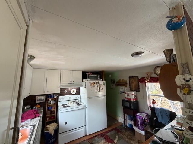 94 Shady Lane 4 Property Photo 7