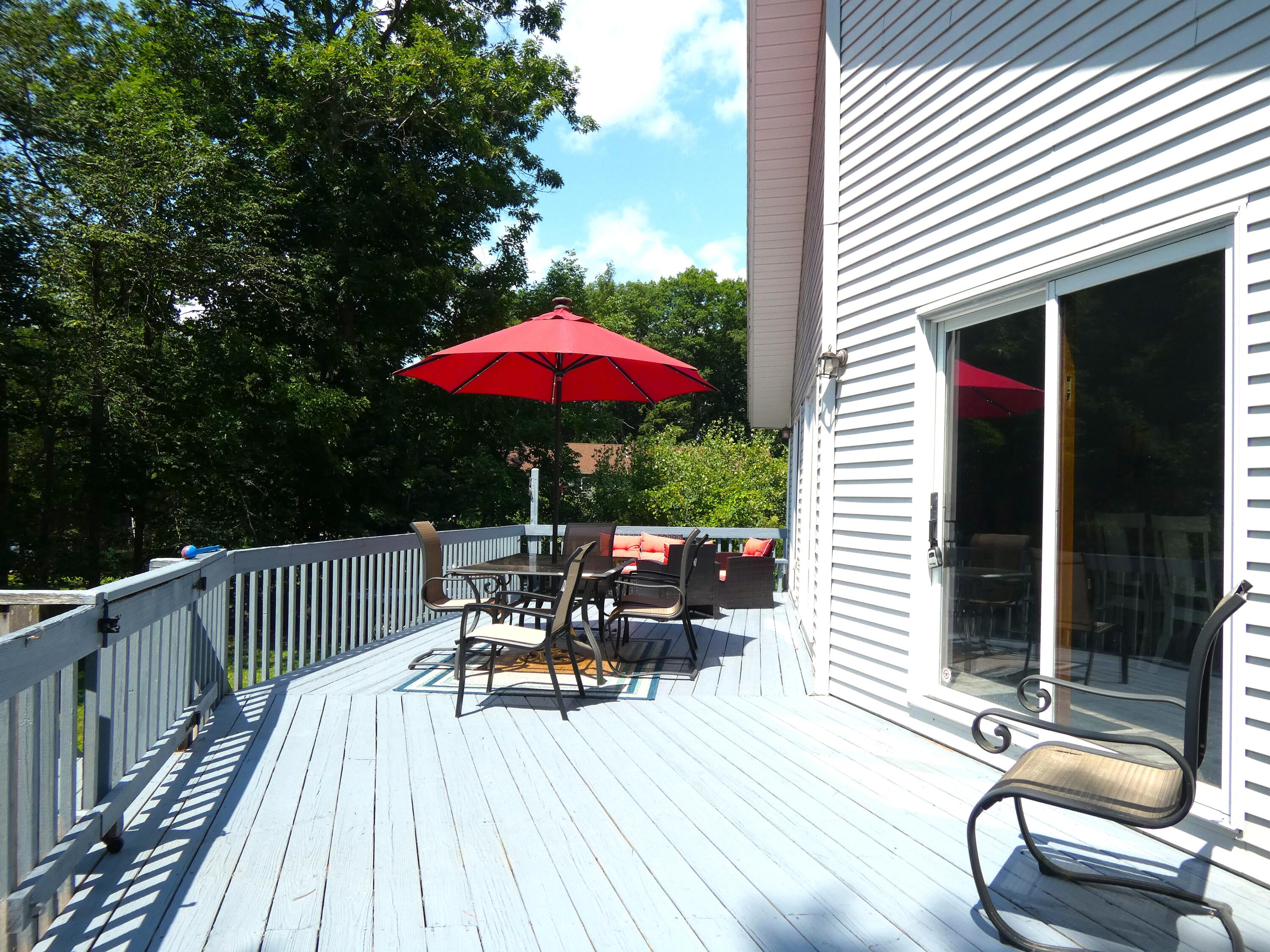 87 Maple Ridge Drive Property Photo 4