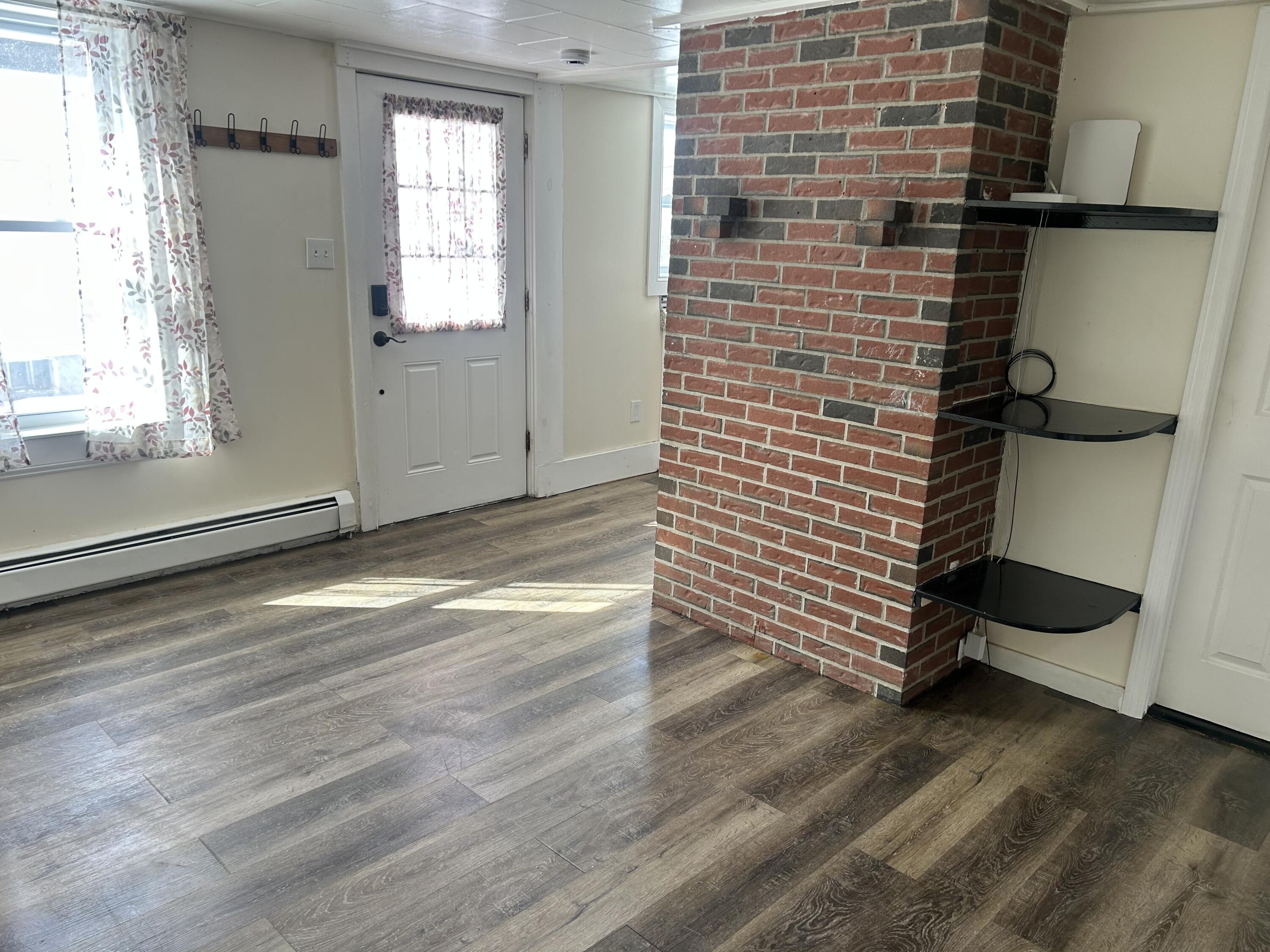 7 Washington Street Property Photo 10