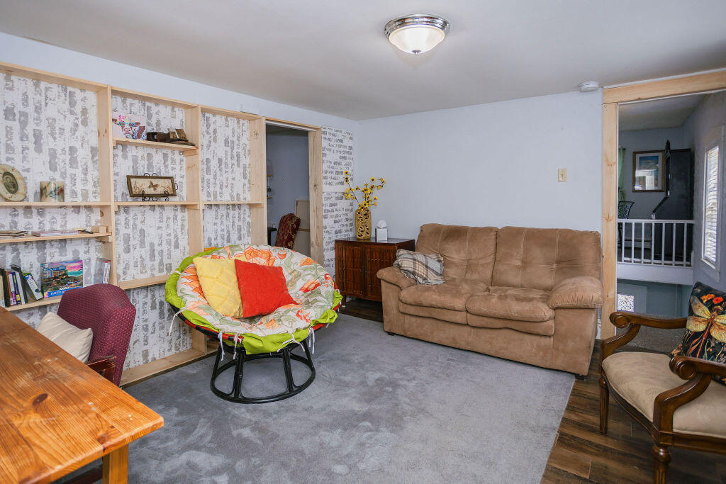 27 Windsor Street Property Photo 8