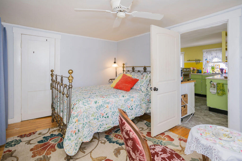 27 Windsor Street Property Photo 12