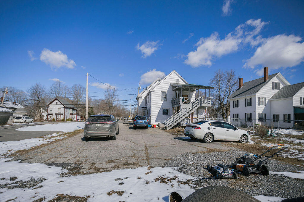 27 Windsor Street Property Photo 32