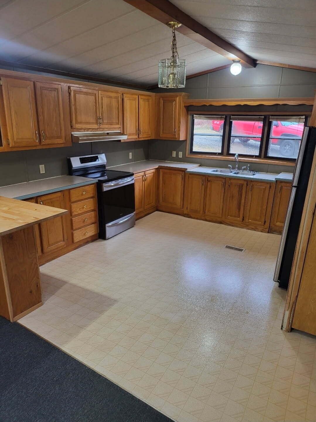704 Gardiner Road Property Photo 7