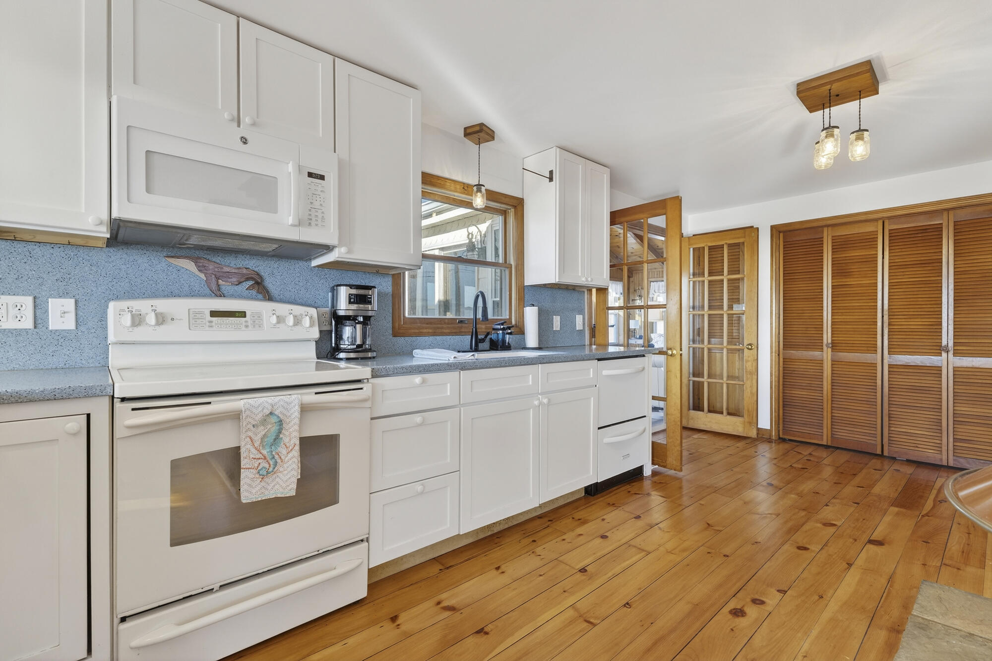 252 Seashore Avenue Property Photo 22
