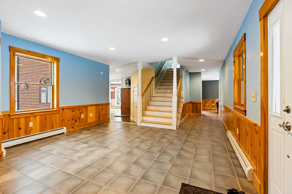 1194 Mercer Road Property Photo 4