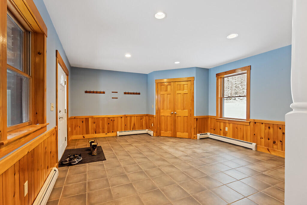 1194 Mercer Road Property Photo 5