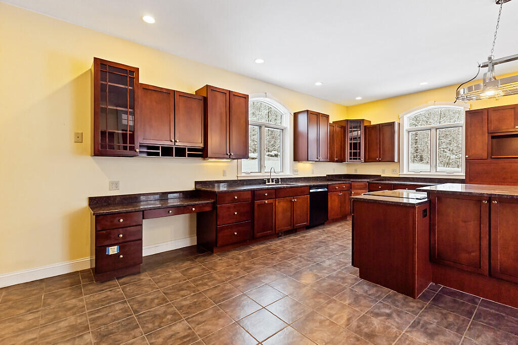 1194 Mercer Road Property Photo 8