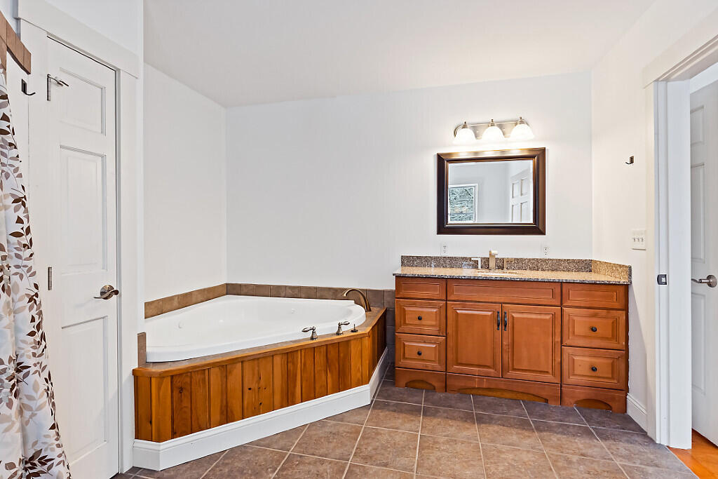1194 Mercer Road Property Photo 32