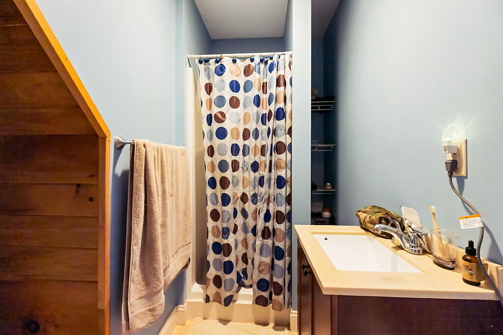 1194 Mercer Road Property Photo 96