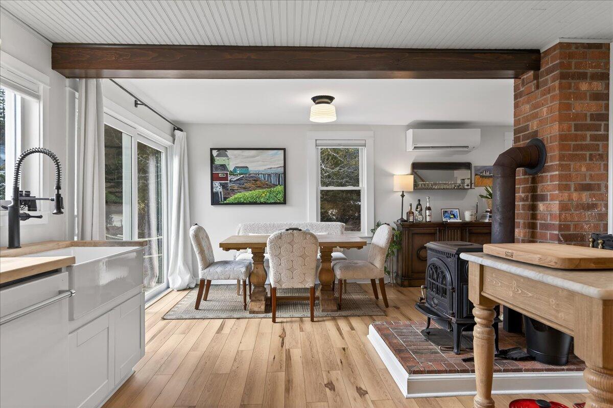 32 Burnt Cove Road Property Photo 1