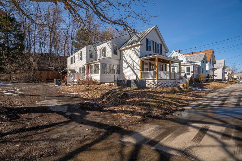 36 King Street Property Photo 3