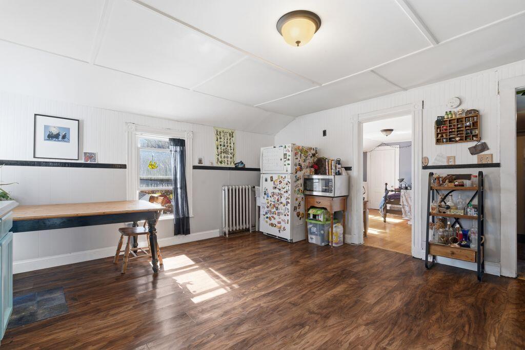 36 King Street Property Photo 10